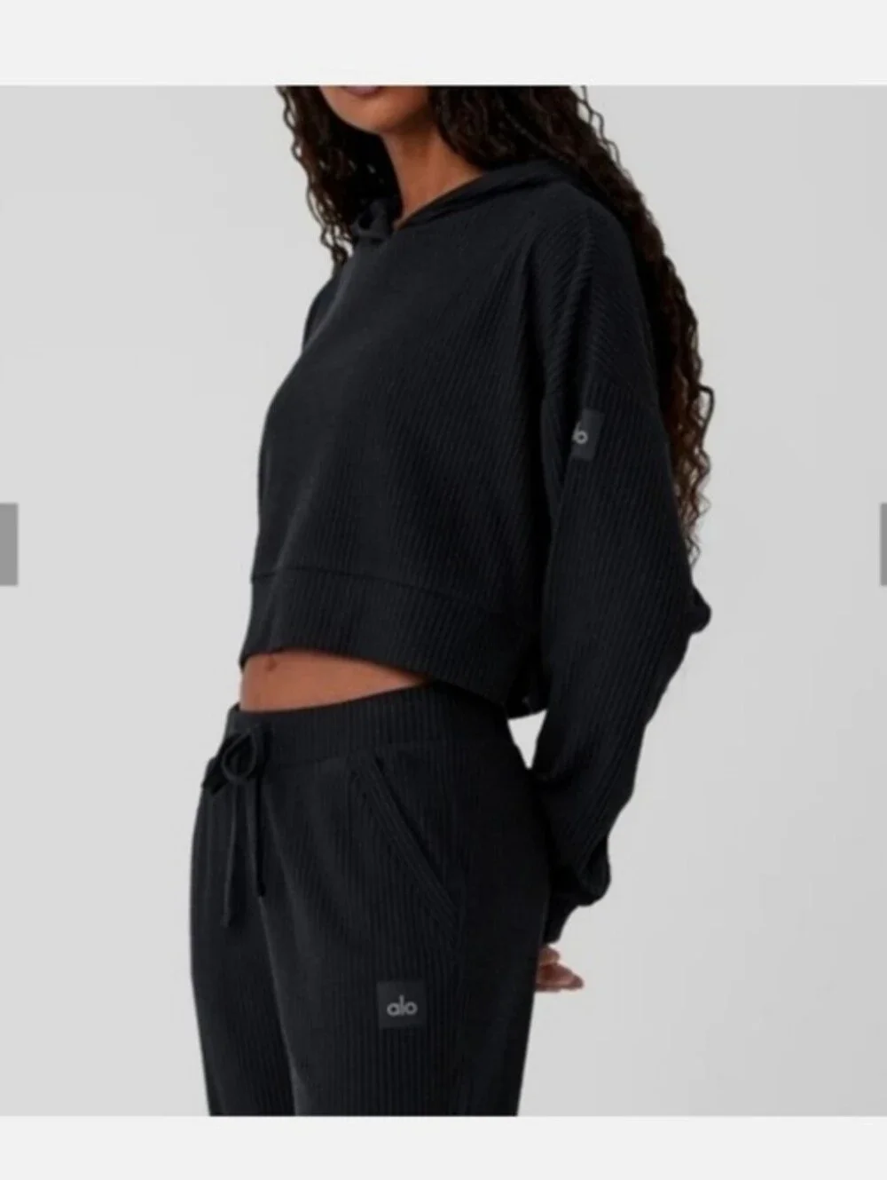 ALO YOGA MUSE SWEATPANT IN BLACK